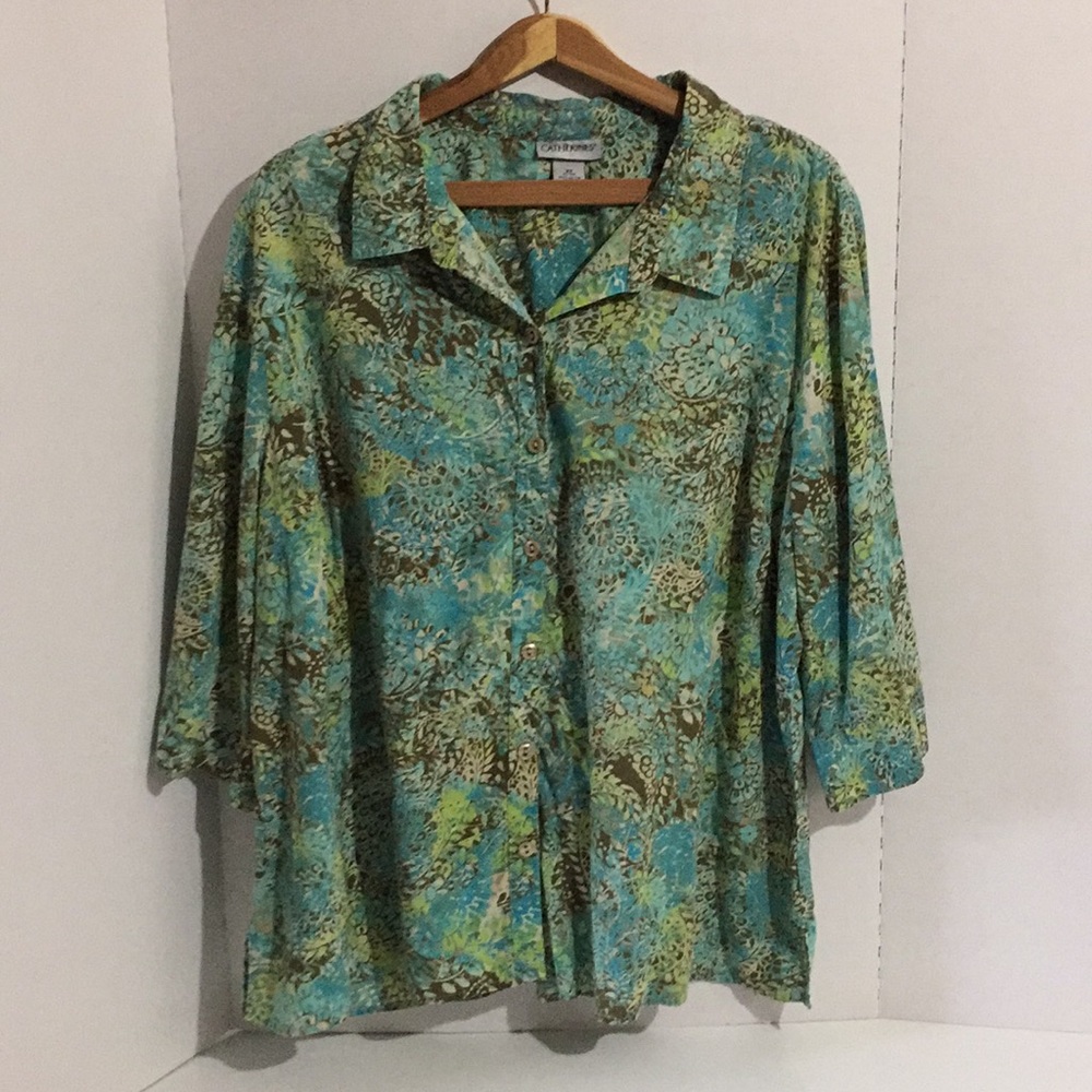 3/4 sleeve colorful button up blouse. EUC.
